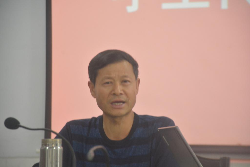彭金璋经理在座谈会上讲话